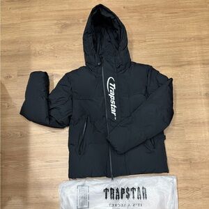 Trapstar Men's Black Hooded Puffer Jacket
